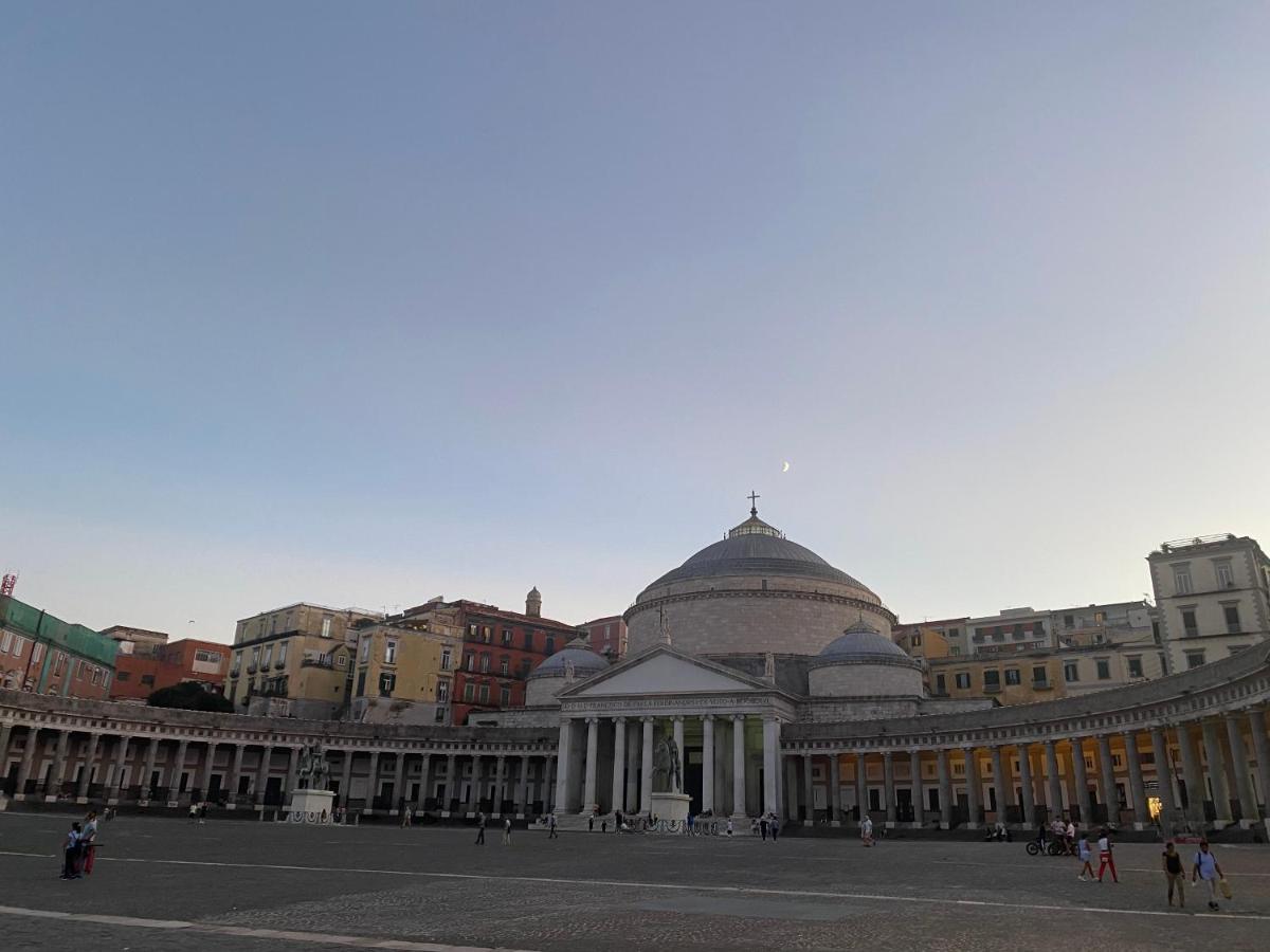 Casa Tiare, The Heart Of Piazza Plebiscito Apartment Napoli Bagian luar foto